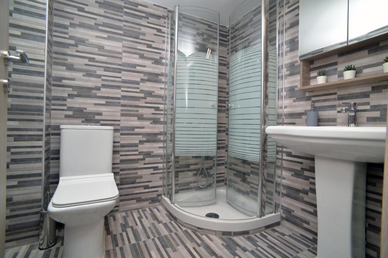 Luxury Apartment St Demetrios Downtown テッサロニキ エクステリア 写真
